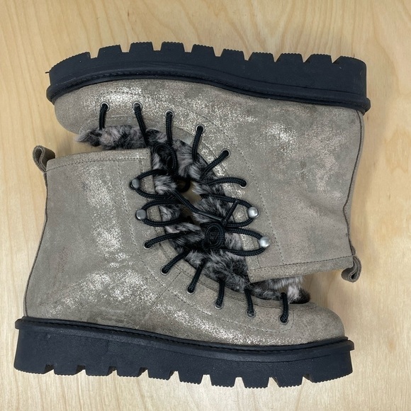 Seychelles Gold Metallic Leather/Faux Fur Cooperation Combat Boots Size 7 - Picture 6 of 10
